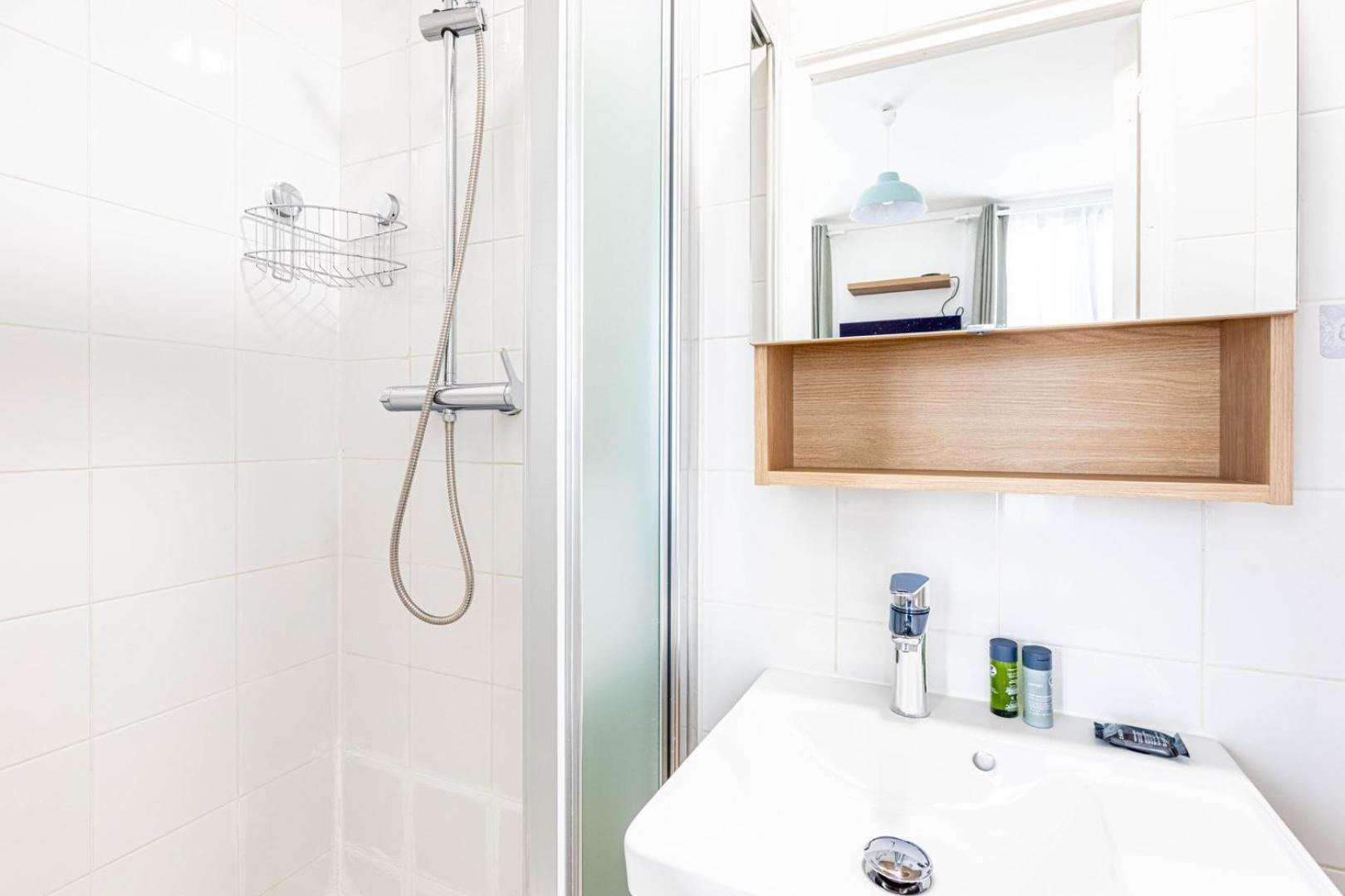 Guestready - Stylish Escape In Folie-mericourt Apartment Paris
